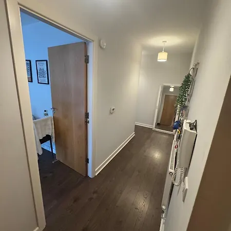 Modern 2-bedroom, 2-bathroom Near Guinness Storehouse * Dublino